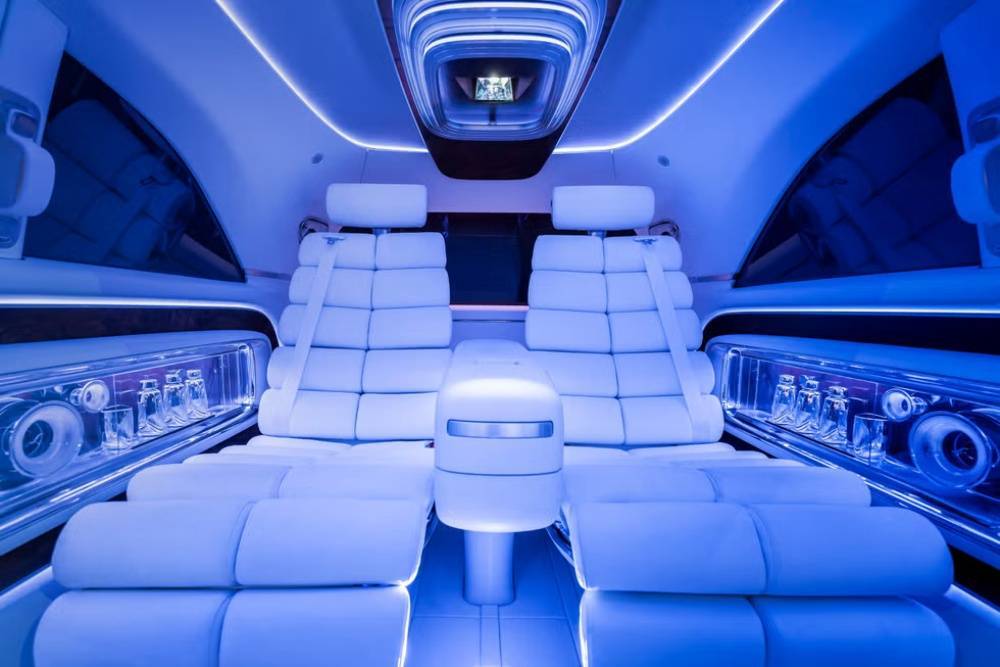 奔驰发布 MPV 概念车 VISION V,内饰科幻,前脸长了8 块腹肌