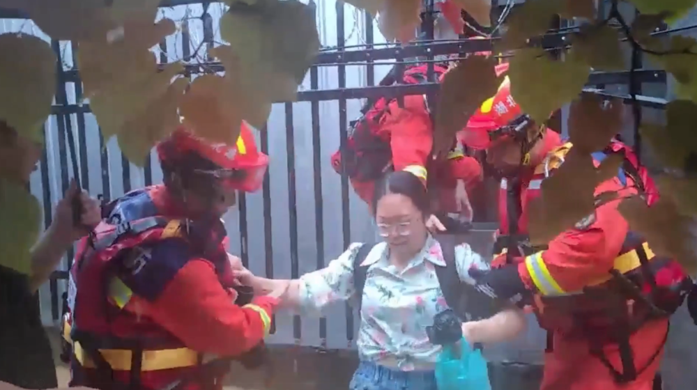 微视频｜闻“汛”而动 冲锋在前 党员干部扛起使命担当