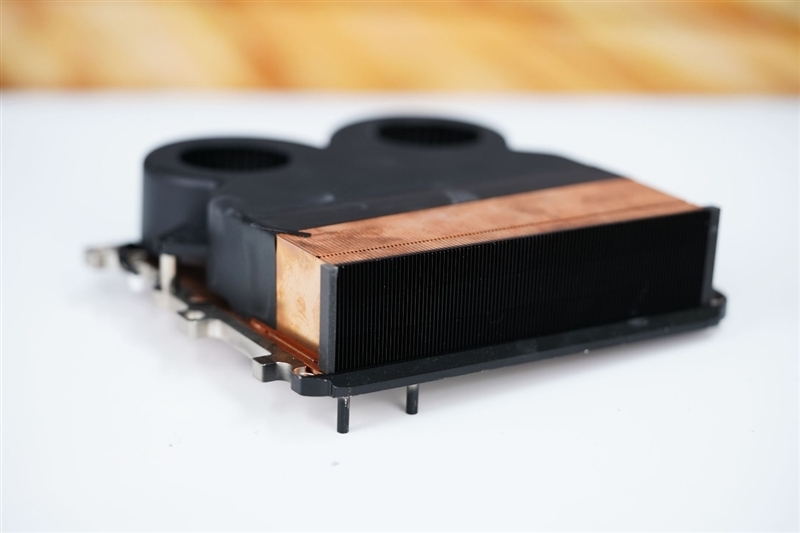 生产力性能远超i9-14900HX!零刻GTR9 Pro迷你AI工作站评测:235B超大模型也能运行