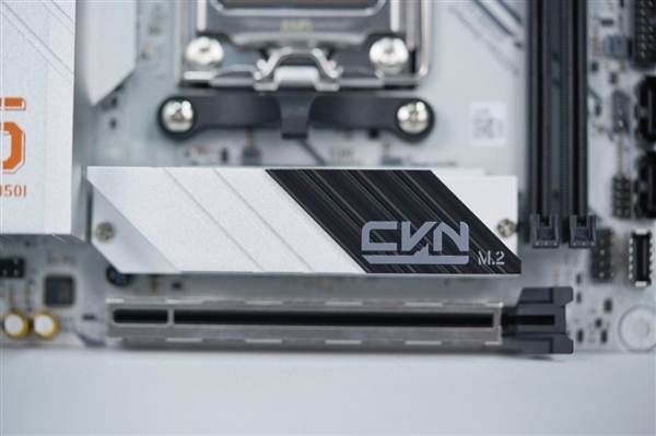 小巧迷你!七彩虹CVN B850I GAMING FROZEN V14主板图赏