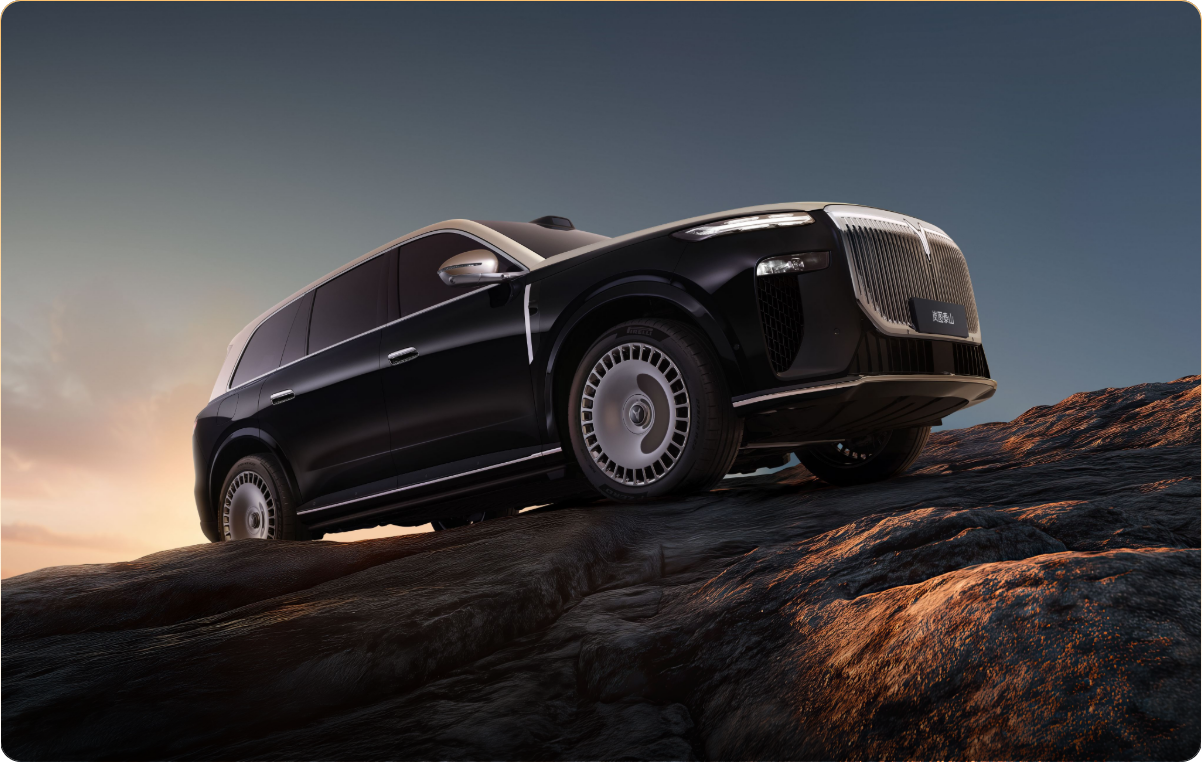 首发三腔空悬,岚图泰山 37.99 万元起,豪华比肩问界 M9