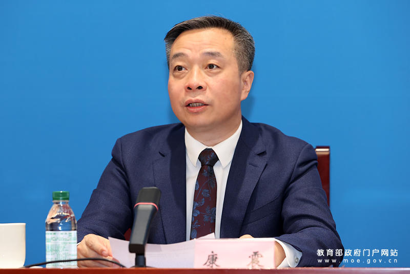 北师大:训练出“AI太炎”古汉语大语言模型,能够高质量完成古典文献释读