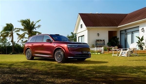 36.8万起售掀桌子了!一文看懂全新问界M8各车型配置差异