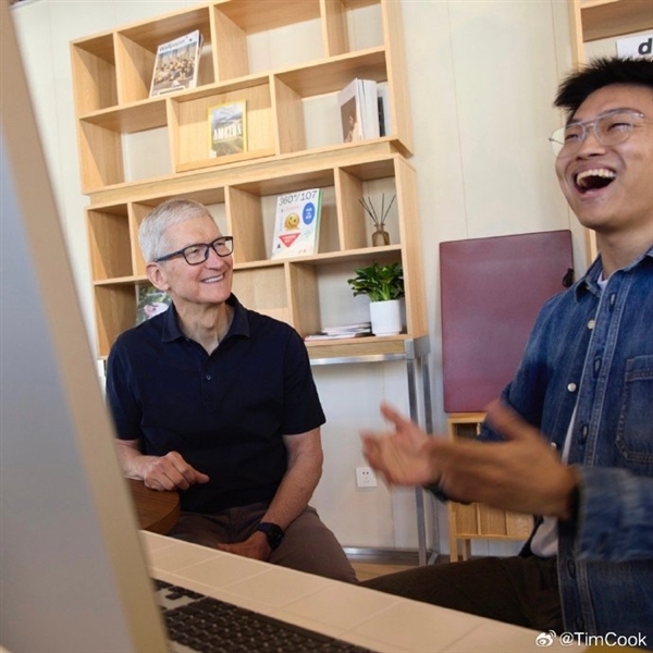 库克称赞中国青年才俊：很高兴看到苹果产品助力他们实现梦想