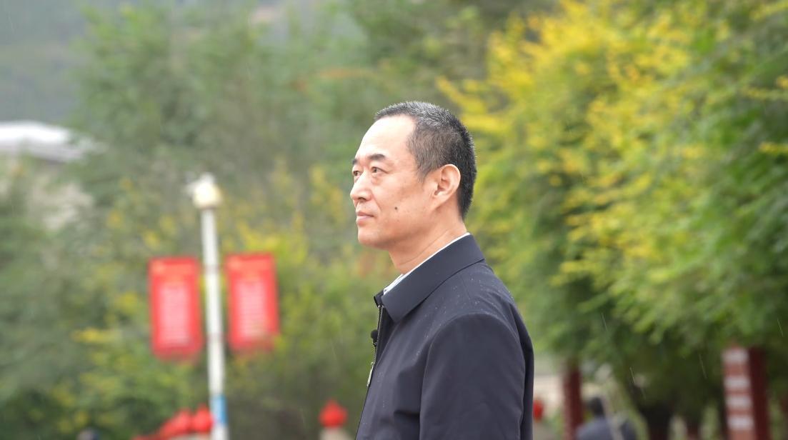 【理响中国·薪火“燃”青春】迈步踏上新长征：以青春密码解时代命题