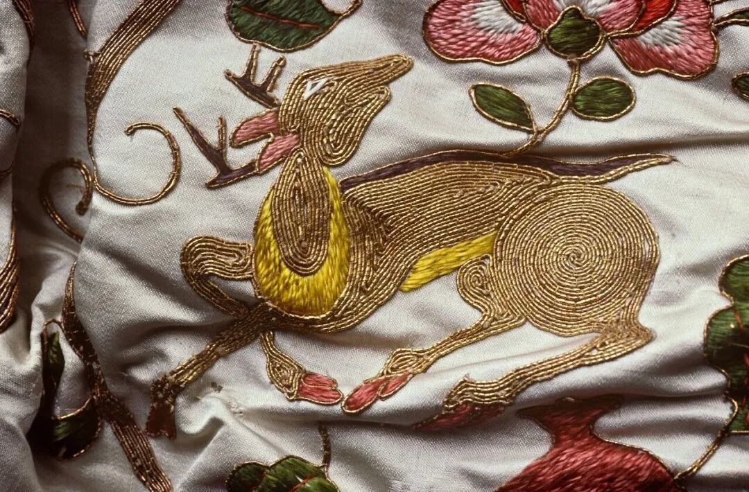 金织绮旅 Chinese emboidery, 1985 英国© Michael Freeman