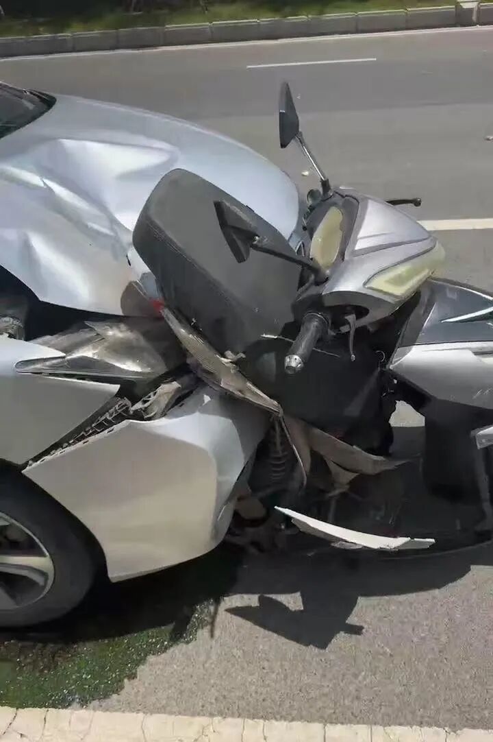 撞击现场。图片来源/受访者