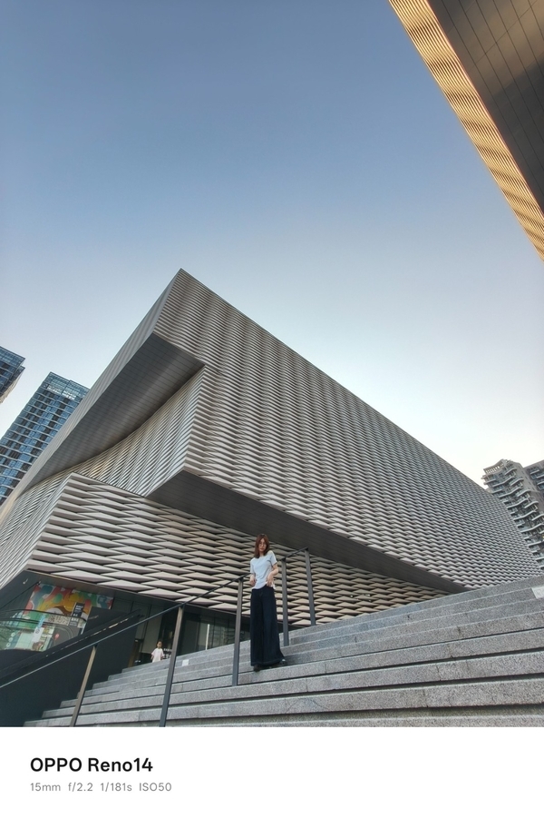 超美小OPhone新体验:OPPO Reno14满足你对小屏手机的所有期待