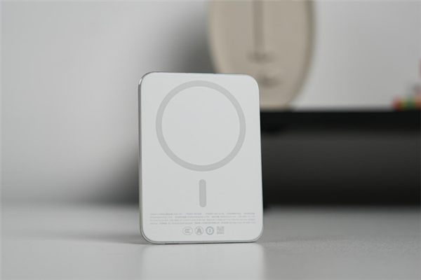 小米17 Pro上手：工业设计颠覆 全面超越iPhone