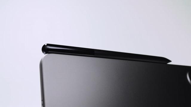 联想小新AI平板Pro GT亮相:竖向镜组设计、配手写笔配件