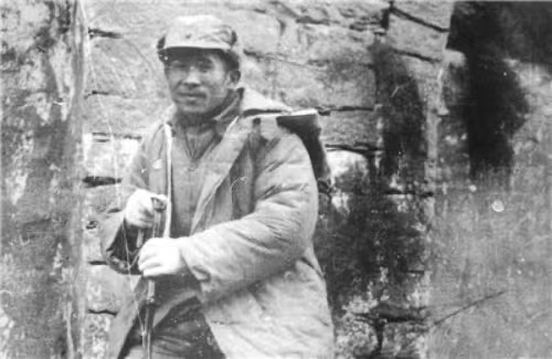 高士其在延安。(图源:中国科学家博物馆“抗日战争中的中国科学家”主题展)