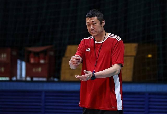 女排将减1人迎接首秀!李盈莹或无缘北京站,赵勇已揭开2大悬念