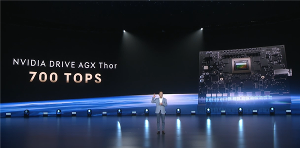 国内唯一天地尾门+旋转座椅SUV 领克900上市:限时28.99万起