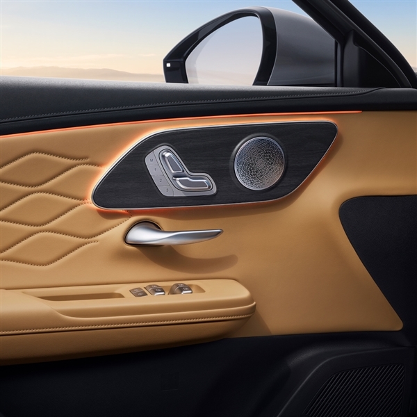 配奇瑞自研最强2.0T 艾瑞泽8 PRO新车型上市:零百加速仅6.8秒