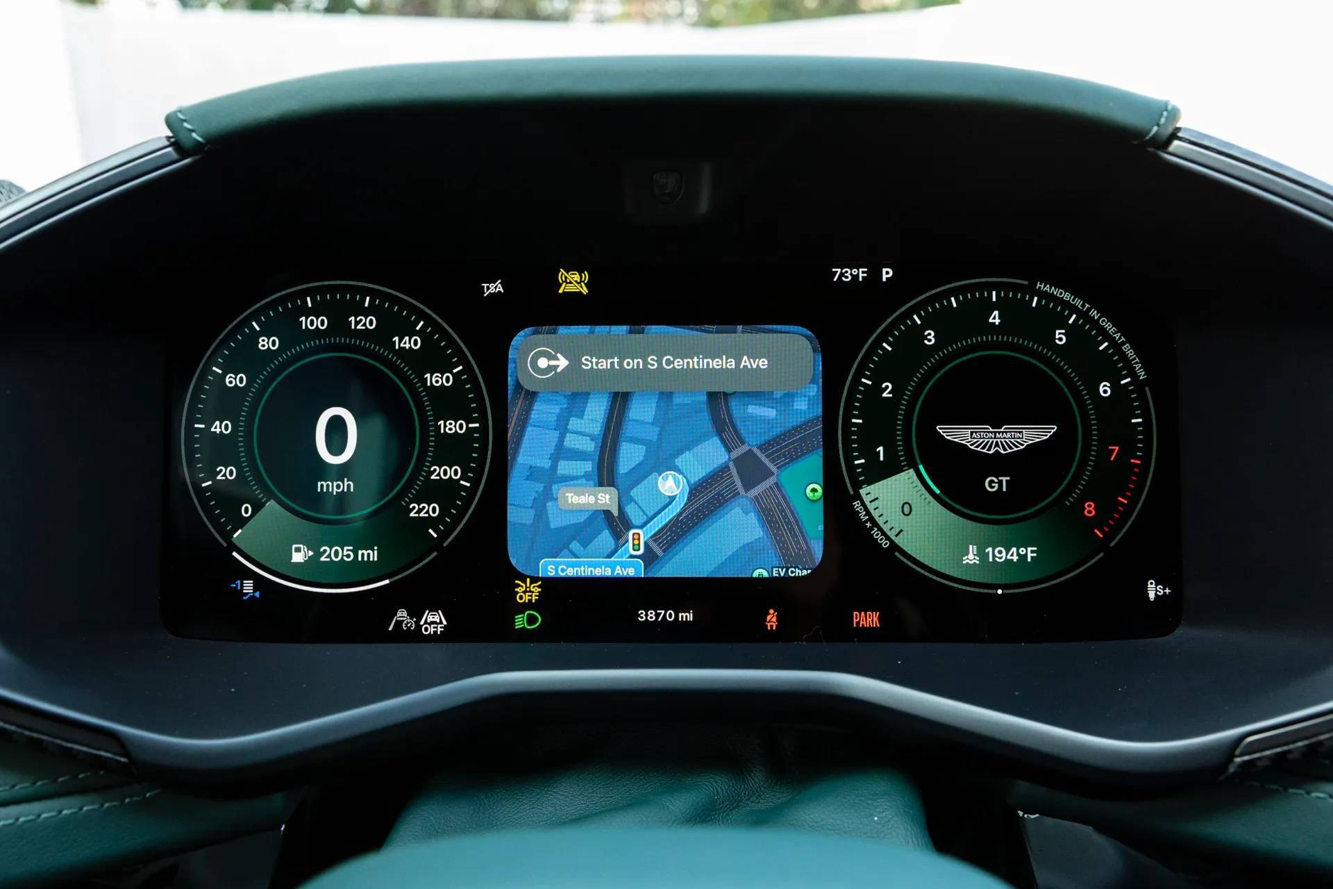 苹果 CarPlay Ultra 初体验:它很好,但却被车企集体抵制