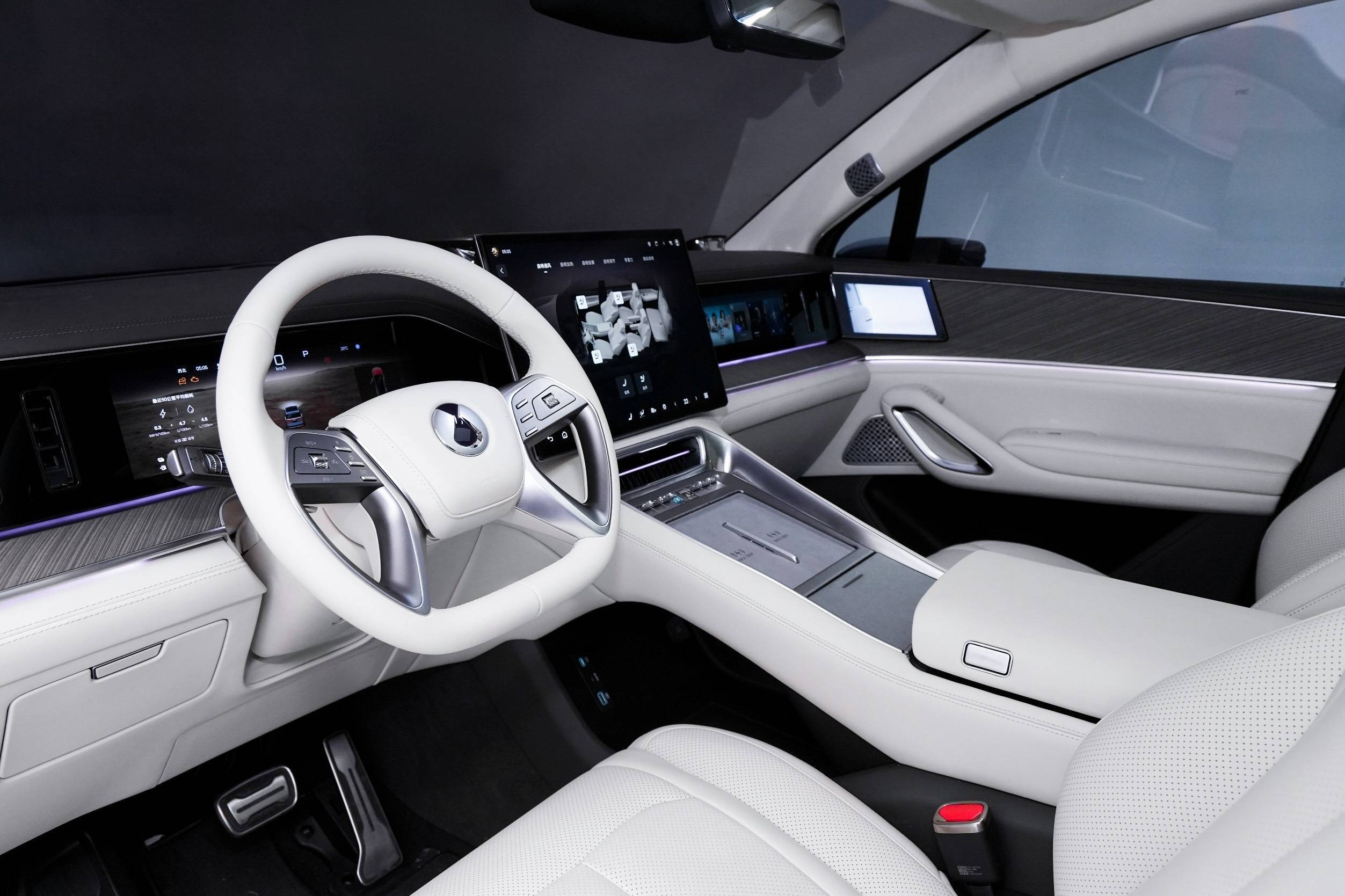 38.98 万元!腾势 N9 正式发售,问界 M9 迎来最强对手