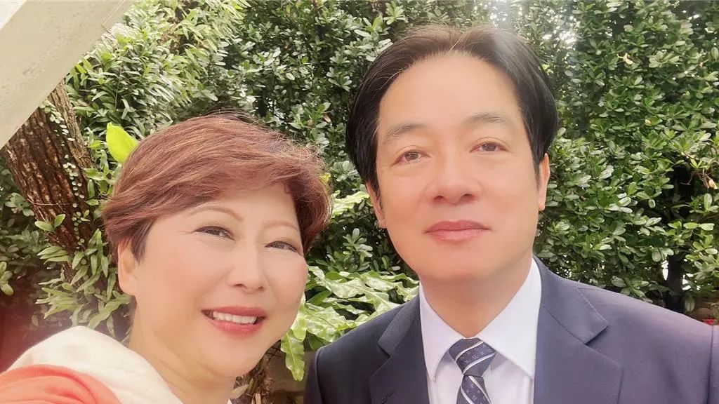 ▲陈亭妃林俊宪晒和赖清德合照