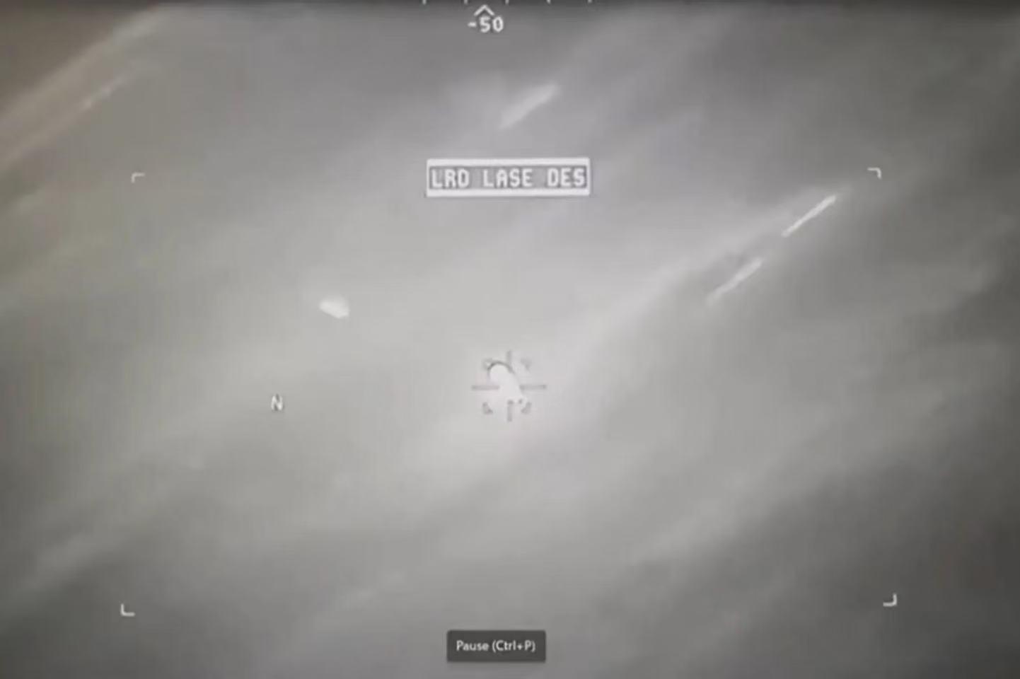 ▲“地狱火”导弹击中不明飞行物的瞬间