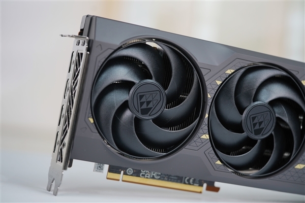 迎战RTX 5060!AMD RX 7650 GRE显卡图赏