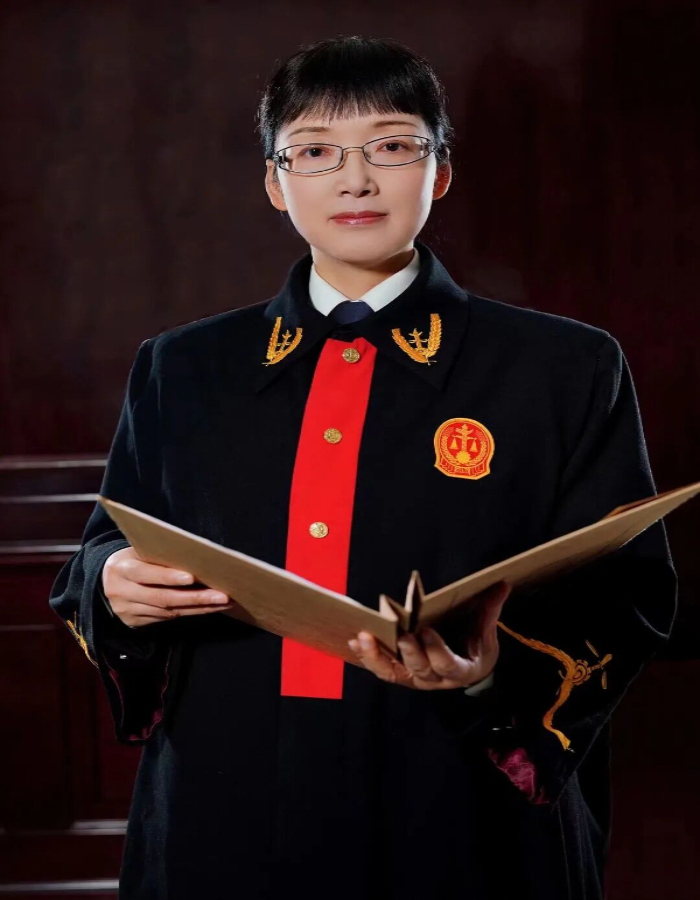 祝增巧四川省彭州市人民法院审判委员会专职委员、全国先进工作者、全国三八红旗手