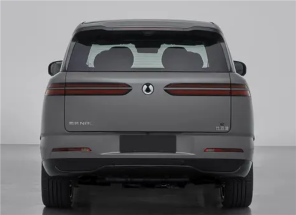 预计售价40万级:腾势N8L无伪实车曝光:定位为插电混动大型SUV