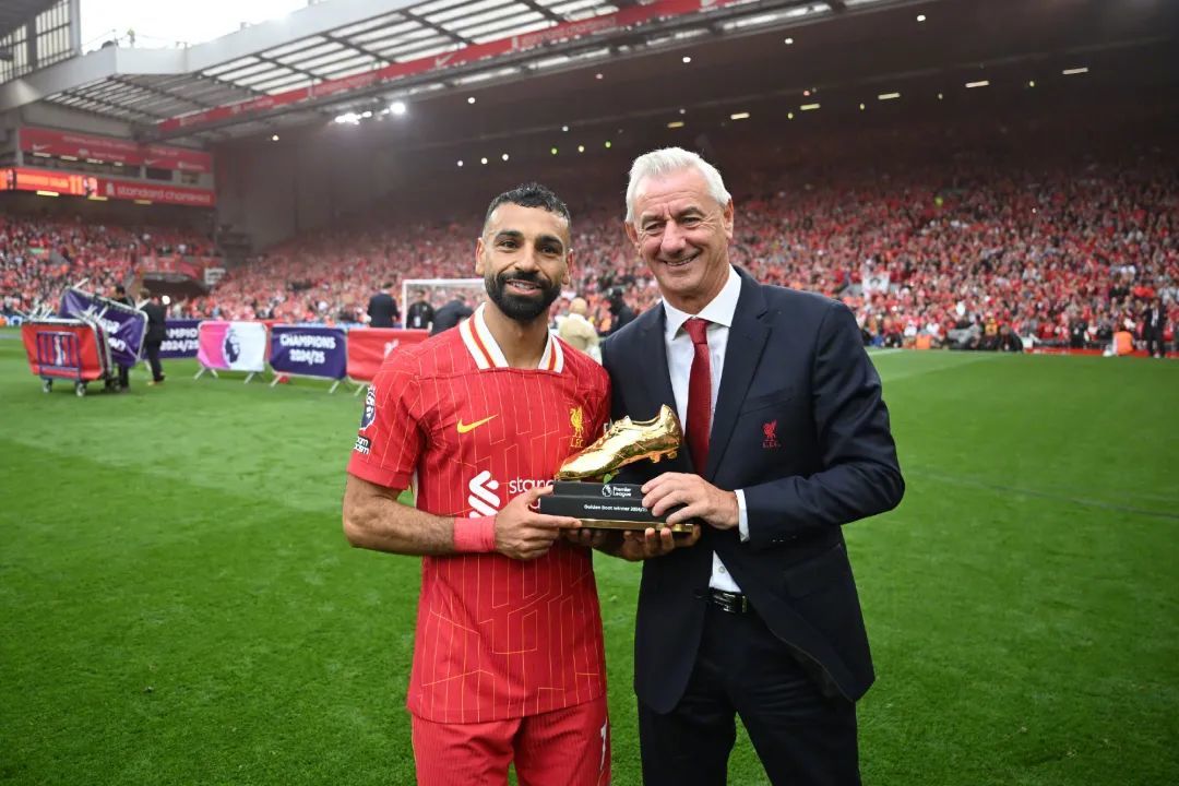 英超大结局:利物浦冠军!萨拉赫昙花四现,曼联创队史最差