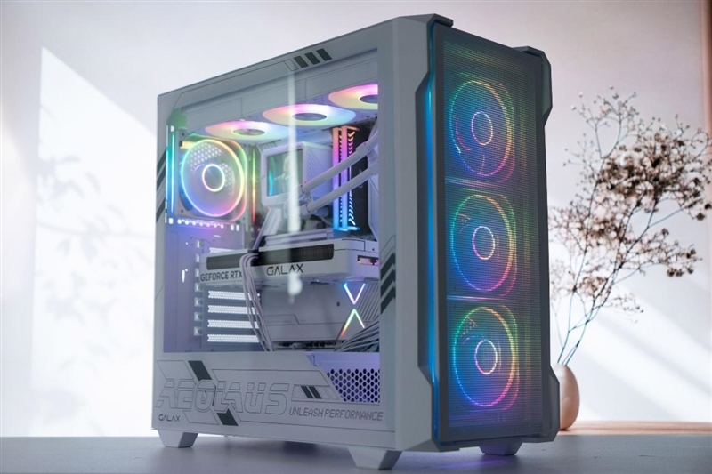 影驰RTX 5060 Ti金属大师白金版16GB MAX OC评测:DLSS 4加持4K游戏轻松流畅 纯白设计完美匹配影驰全家桶