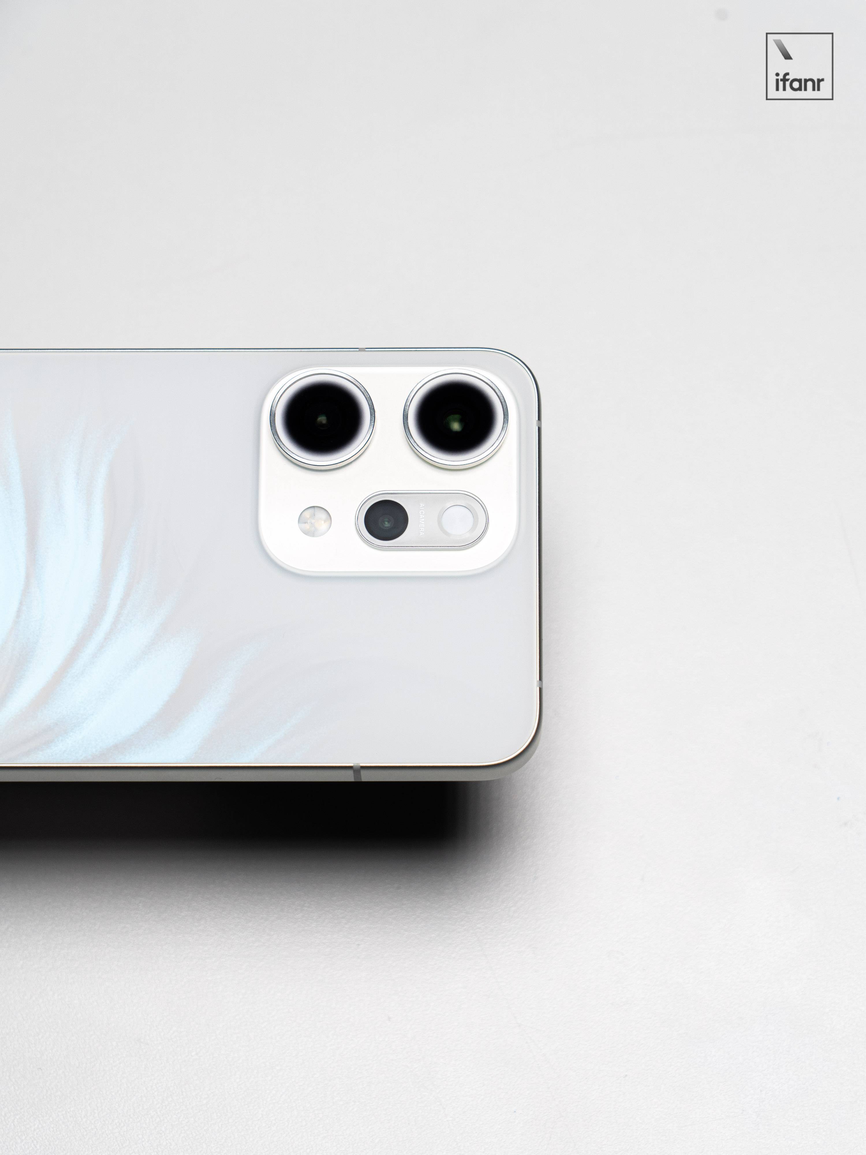 OPPO Reno14 Pro:全 5000 万像素四摄,将 Live Photo 拉进 4K HDR 时代 | 新品画报