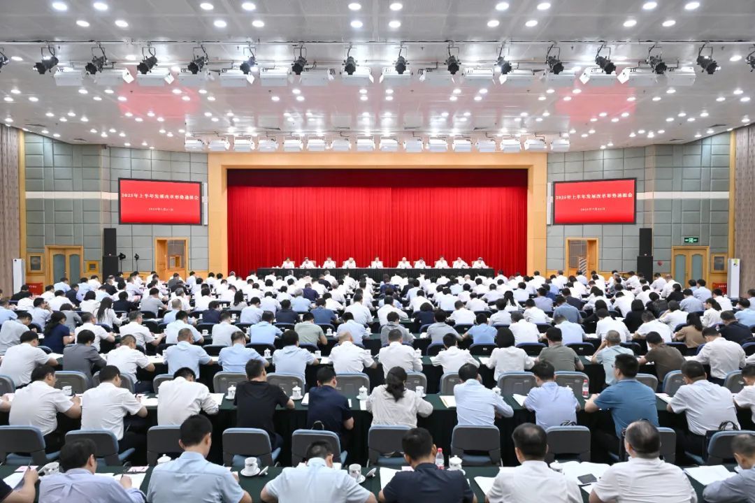 高弘杰 摄