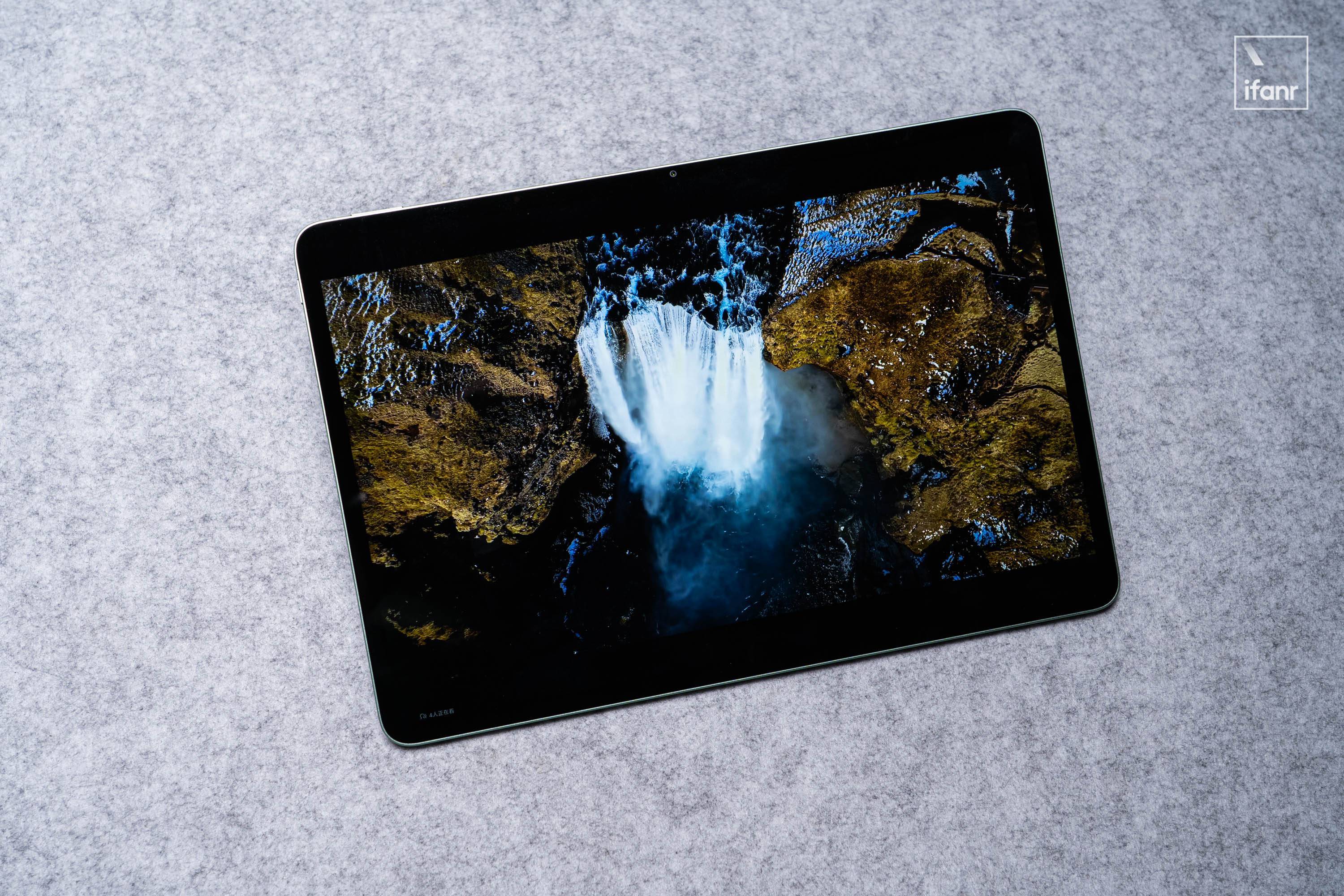 iQOO Pad 5 Pro:专注打游戏,也当生产力 | 新品画报