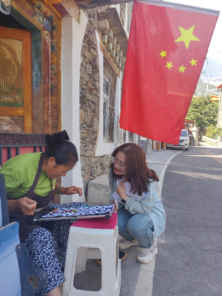 【赴西部，时代青年新舞台】“这娃娃，扎劲得很”