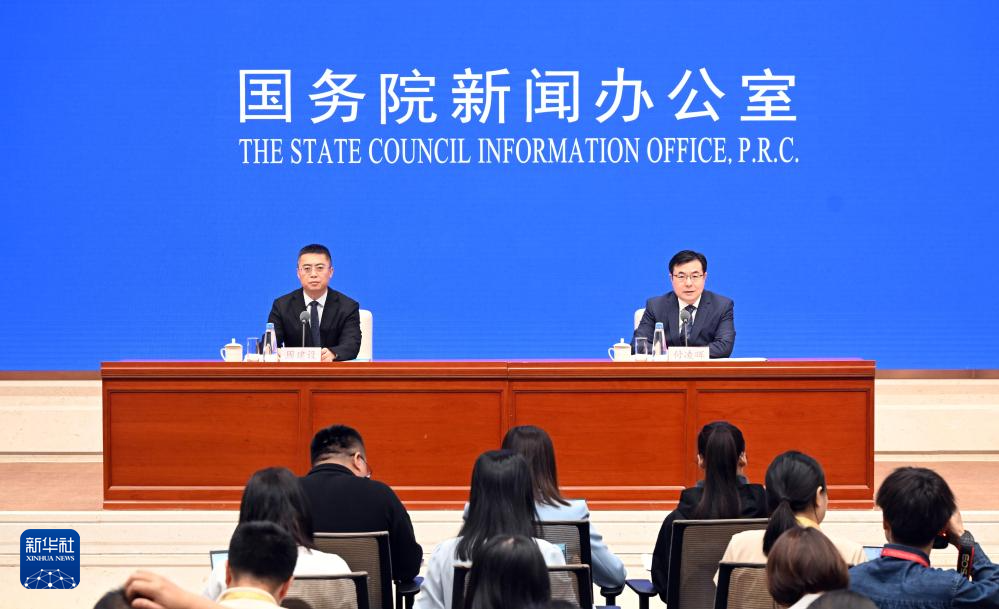 5月19日，国务院新闻办公室举行新闻发布会，国家统计局新闻发言人、国民经济综合统计司司长付凌晖介绍2025年4月份国民经济运行情况，并答记者问。新华社记者 陈晔华 摄