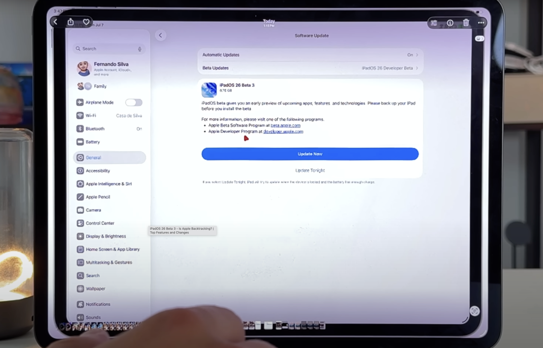 iOS 26 Beta 3 上手:又液又「固」的玻璃,举棋不定的苹果