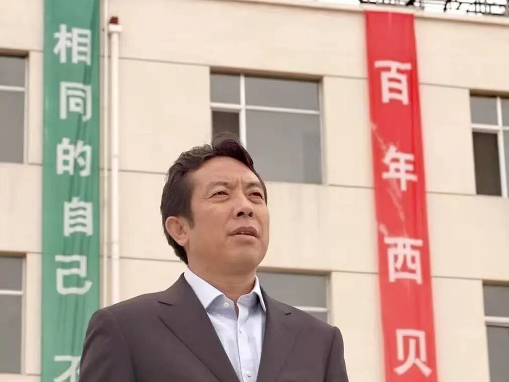 早年的贾国龙和西贝。(图/视觉中国)