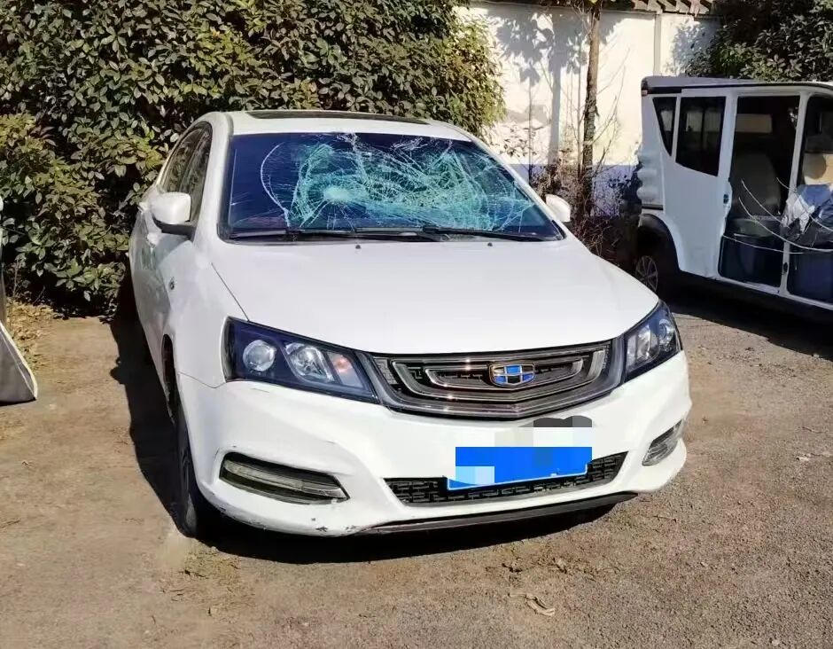 事发时岳女士驾驶的车辆。图片来源/岳女士