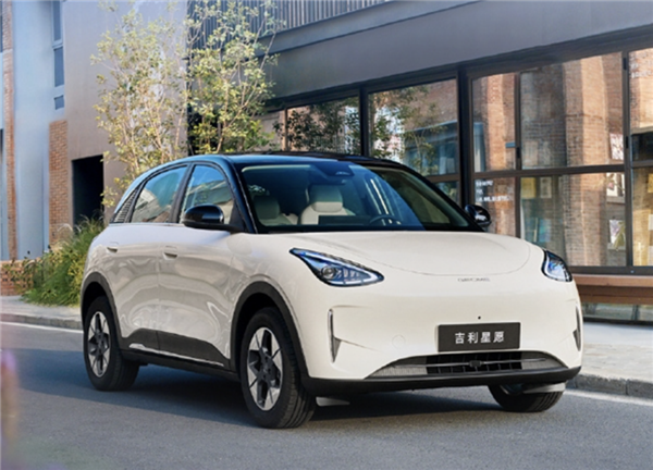 比亚迪海豚最强对手!吉利A0级纯电轿车星愿第100000辆正式交付