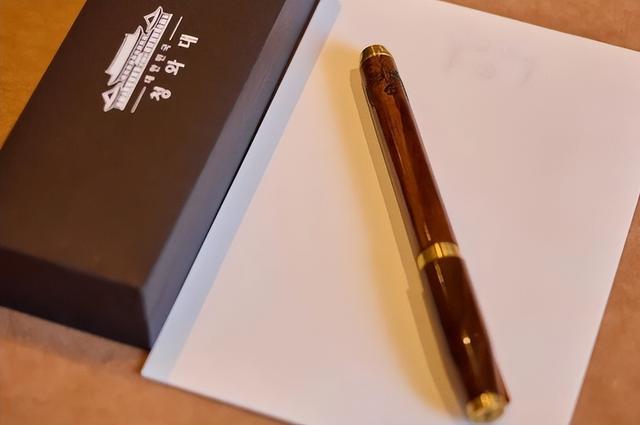 特朗普居然连钢笔都要……