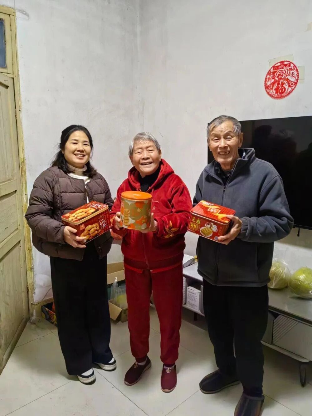 孩子用他的奖学金给爷爷奶奶买了礼物。@junge