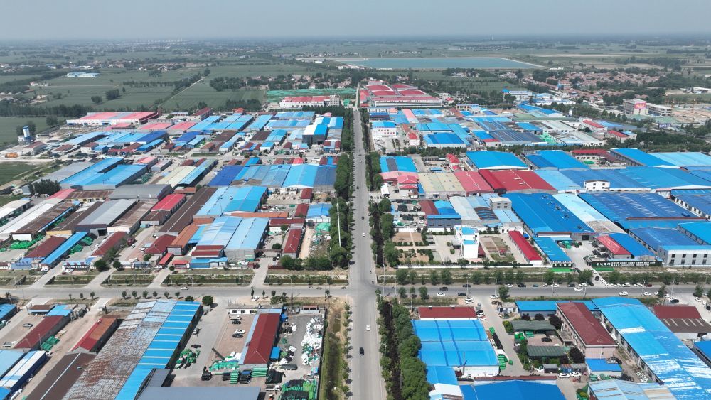 图为山东惠民县李庄镇的绳网产业园。新华社发