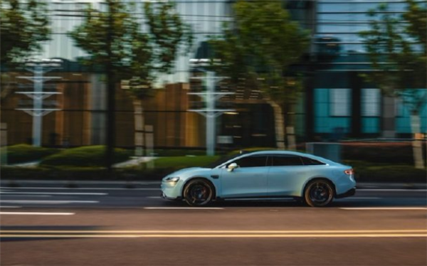 3.3s破百依旧安全!智界新S7 Ultra运动版上市:32.98万元