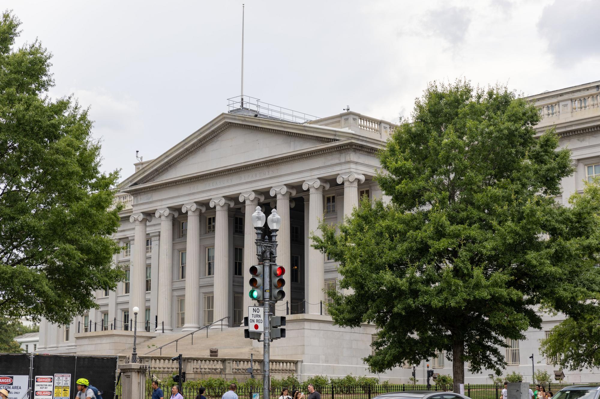 美两名联邦法官要求政府重雇被裁试用期员工_凤凰网