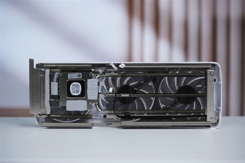 索泰RTX 5060 XGAMING OC显卡评测:不只有潮流设计 性能做工也是同级最强