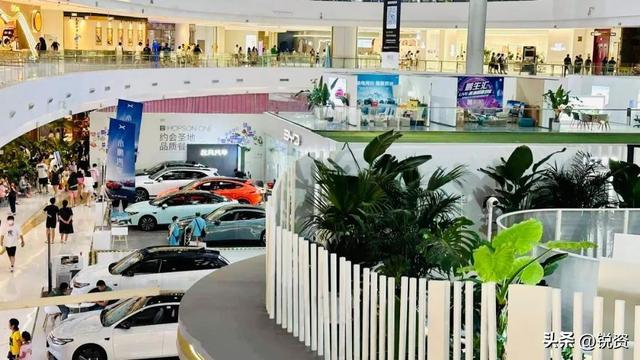 撤离核心商圈!新能源车企集体“大逃亡”,玩法彻底变了