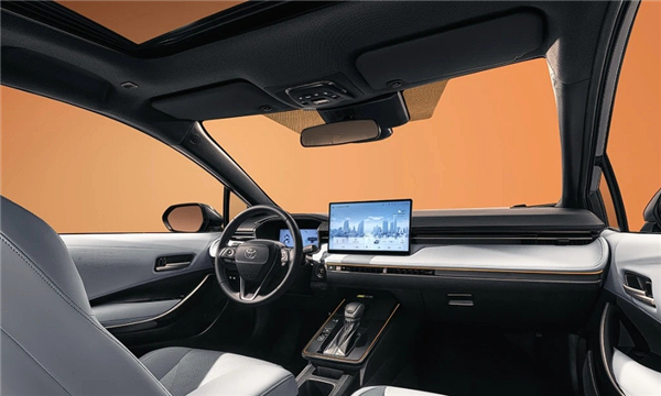 12.98万起 广汽丰田雷凌L上市:轴距加长、新增2.0L动力