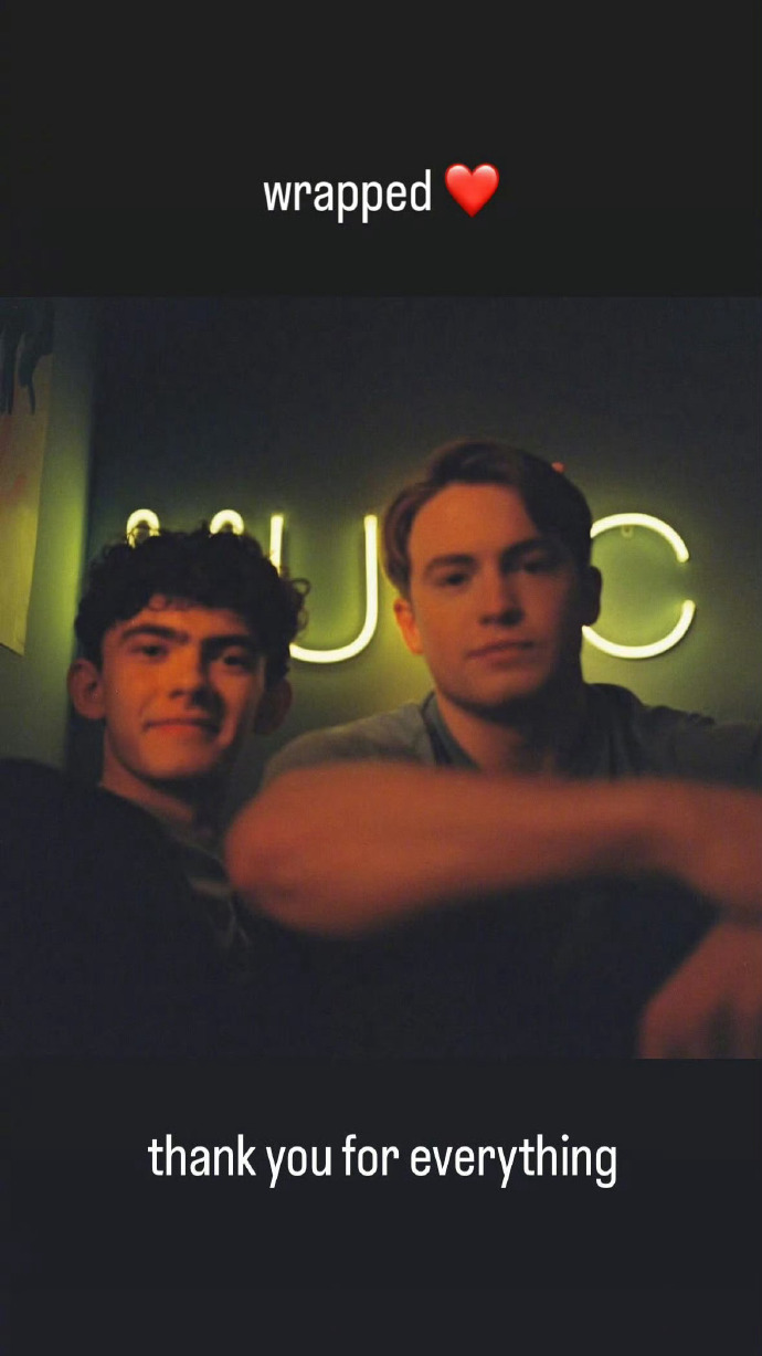 早报|小米 AI 眼镜目标年出货量超 500 万台/鸿蒙版微信安装量破千万/苹果首次在华关停直营店