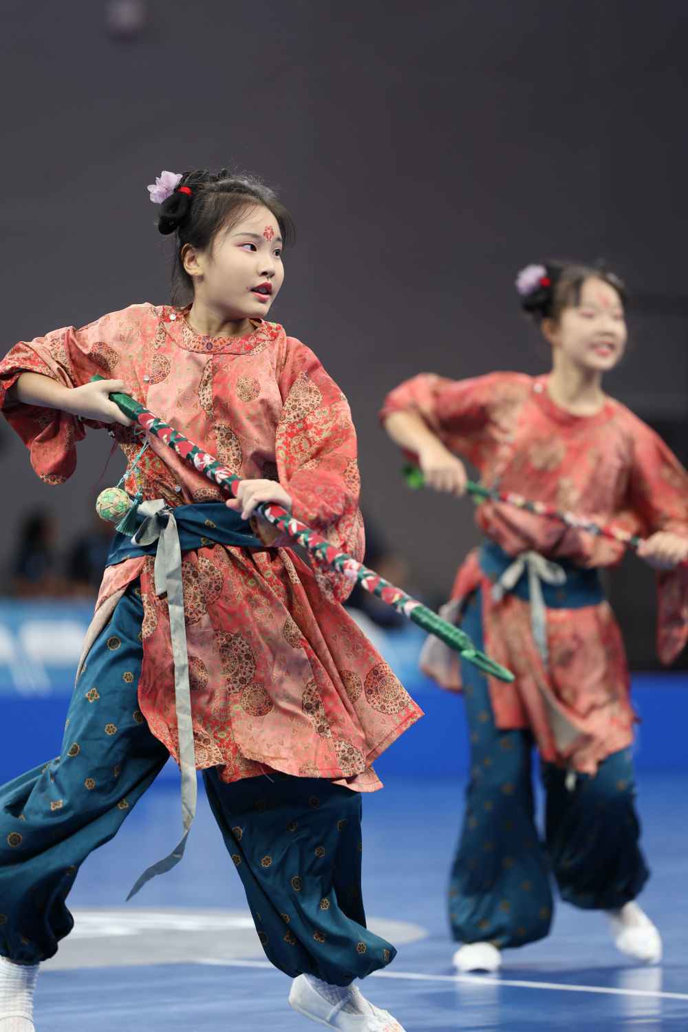 ↑ 这是8月6日拍摄的赛前表演。新华社记者 张丽芸 摄