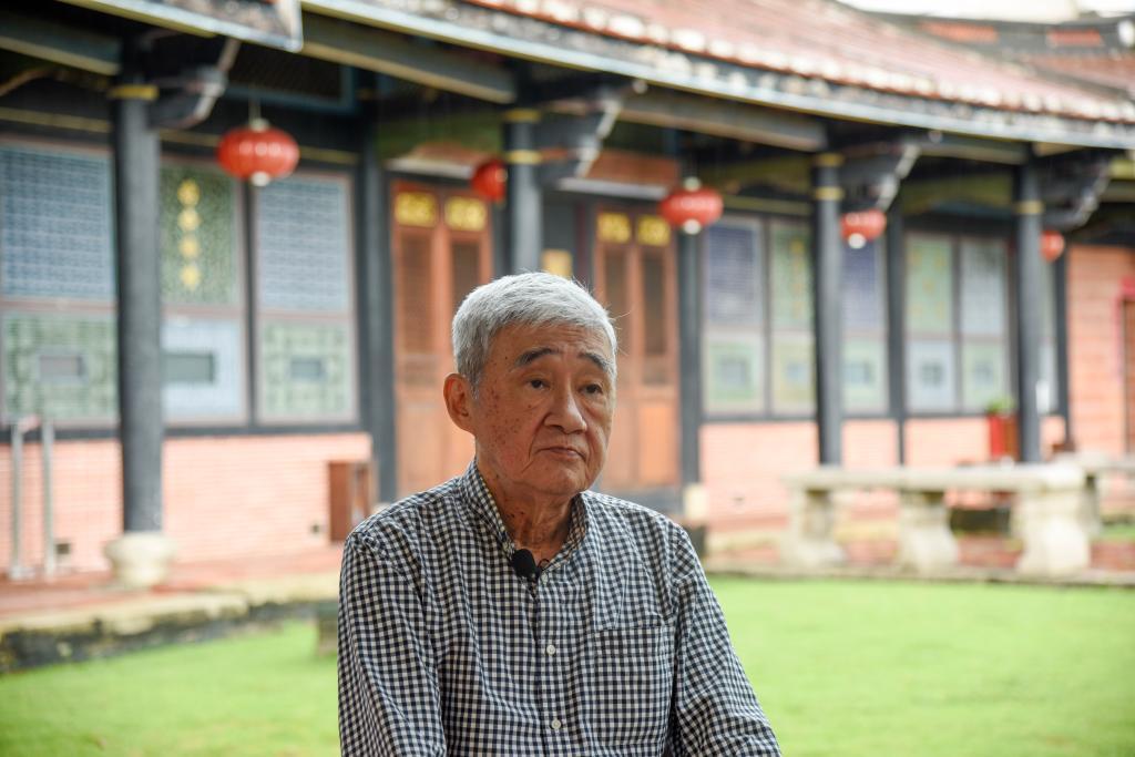 6月3日，在台中雾峰林家古宅，台湾抗日志士亲属协进会理事叶蔚南接受记者采访。新华社记者 李建华 摄