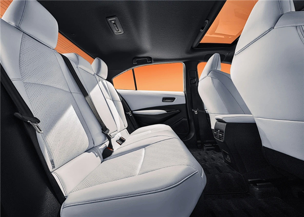 12.98万起 广汽丰田雷凌L上市:轴距加长、新增2.0L动力