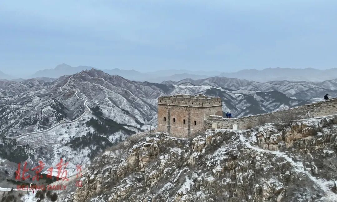 (资料图)司马台长城雪景。北京日报记者 和冠欣 摄