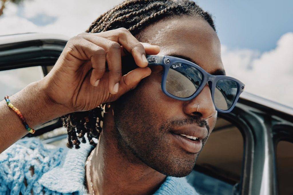 苹果眼镜路线图:AI 拍照眼镜后年发布,价格亲民的Vision Air也要来了